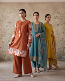 <h2><em>Flat 25% off</em> <br/>On Everything</h2>